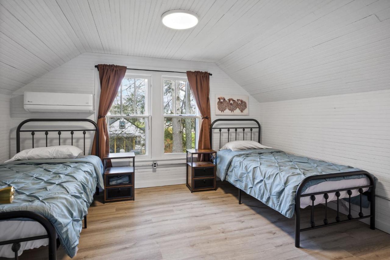 Charming 4 Bedroom Farmhouse With Large Backyard For Entertaining Mountain City Екстер'єр фото